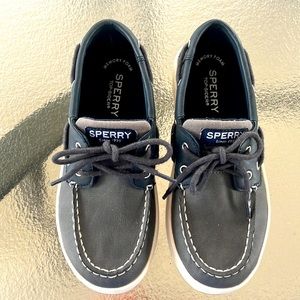Sperry.  Memory foam boy’s.     Cruise boat. Size 2 M